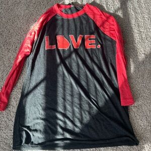 Kids LOVE Graphic Raglan Shirt - Red & Black